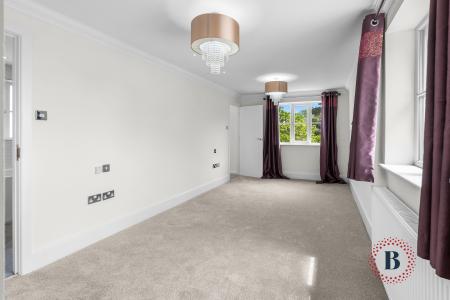 4 bedroom Detached house to let in Bulls Lane, Sutton Coldfield, B76