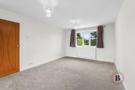 4 bedroom Detached house to let in Bulls Lane, Sutton Coldfield, B76