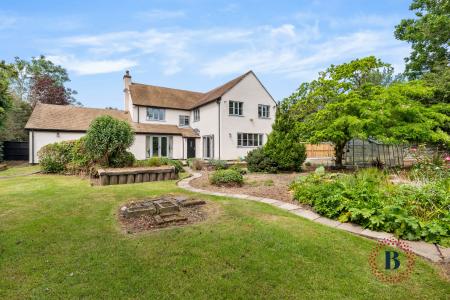 4 bedroom Detached house to let in Bulls Lane, Sutton Coldfield, B76