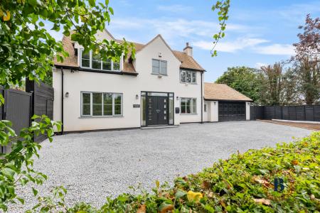 4 bedroom Detached house to let in Bulls Lane, Sutton Coldfield, B76