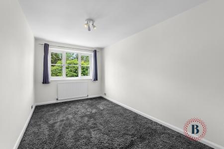 4 bedroom Detached house to let in Bulls Lane, Sutton Coldfield, B76