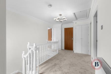 4 bedroom Detached house to let in Bulls Lane, Sutton Coldfield, B76