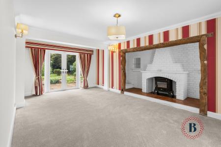 4 bedroom Detached house to let in Bulls Lane, Sutton Coldfield, B76