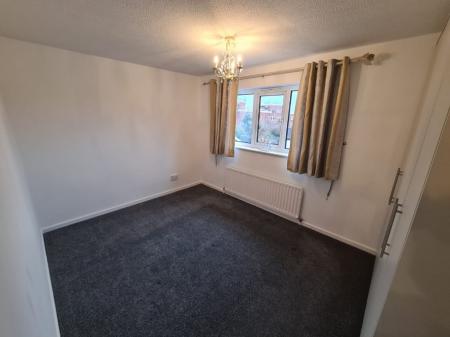 2 bedroom Semi-detached house to let in Crows Nest Close, Sutton Coldfield, B76
