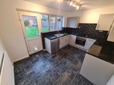 2 bedroom Semi-detached house to let in Crows Nest Close, Sutton Coldfield, B76