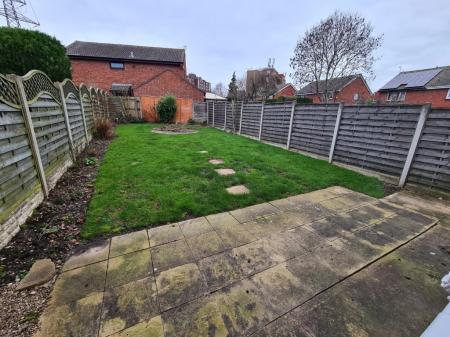 2 bedroom Semi-detached house to let in Crows Nest Close, Sutton Coldfield, B76
