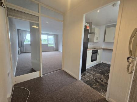 2 bedroom Flat to let in Moorfield Drive, Sutton Coldfield, Sutton Coldfield, B73
