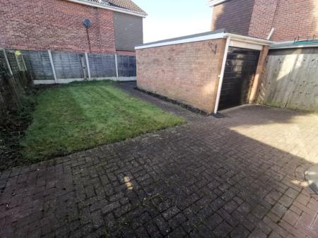 3 bedroom Semi-detached house to let in Stourton Close, Sutton Coldfield, B76