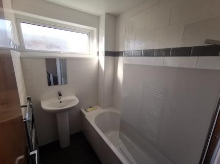 3 bedroom Semi-detached house to let in Stourton Close, Sutton Coldfield, B76