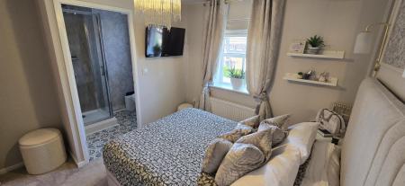 2 bedroom Terraced House to let in Gregory Road, Burntwood, WS7