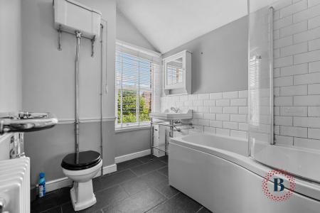 2 bedroom Terraced House for sale in Walmley Road, Walmley, Sutton Coldfield, B76