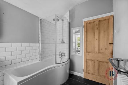 2 bedroom Terraced House for sale in Walmley Road, Walmley, Sutton Coldfield, B76