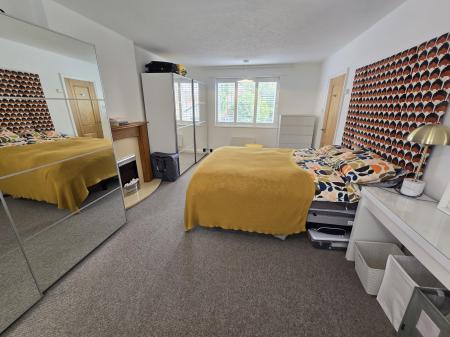 3 bedroom Detached house to let in Manor Hill, Sutton Coldfield, Sutton Coldfield, B73