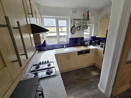 3 bedroom Detached house to let in Manor Hill, Sutton Coldfield, Sutton Coldfield, B73