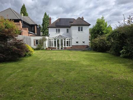3 bedroom Detached house to let in Manor Hill, Sutton Coldfield, Sutton Coldfield, B73