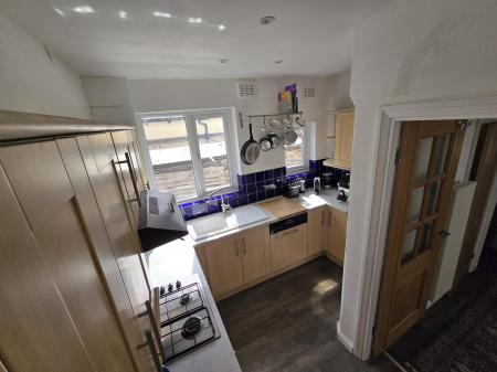 3 bedroom Detached house to let in Manor Hill, Sutton Coldfield, Sutton Coldfield, B73