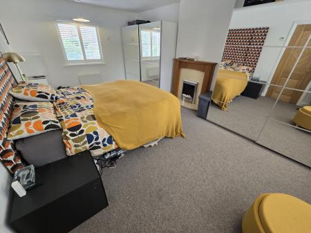 3 bedroom Detached house to let in Manor Hill, Sutton Coldfield, Sutton Coldfield, B73