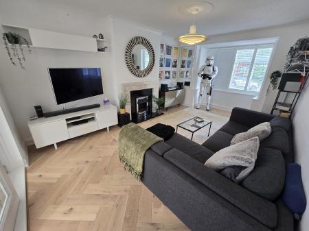 3 bedroom Detached house to let in Manor Hill, Sutton Coldfield, Sutton Coldfield, B73