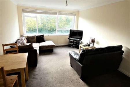 2 bedroom Flat to let in Kennedy Close, Sutton Coldfield, B72