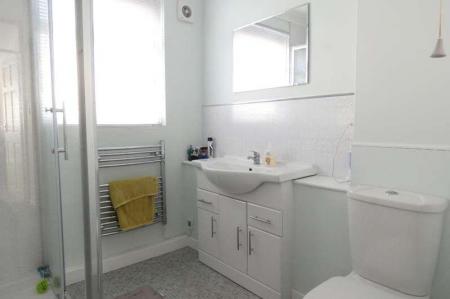 2 bedroom Flat to let in Kennedy Close, Sutton Coldfield, B72