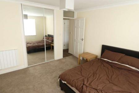 2 bedroom Flat to let in Kennedy Close, Sutton Coldfield, B72