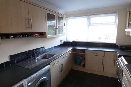 2 bedroom Flat to let in Kennedy Close, Sutton Coldfield, B72
