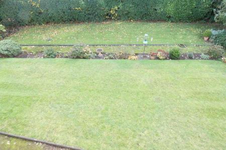 2 bedroom Flat to let in Kennedy Close, Sutton Coldfield, B72