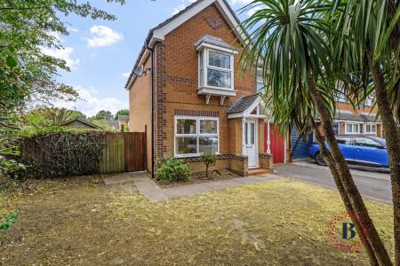 3 bedroom Town house for sale in Chater Drive, Walmley, Sutton Coldfield, B76