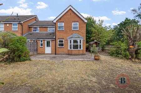 3 bedroom Town house for sale in Chater Drive, Walmley, Sutton Coldfield, B76