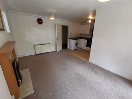 2 bedroom Flat to let in Manor Road, Sutton Coldfield, B73
