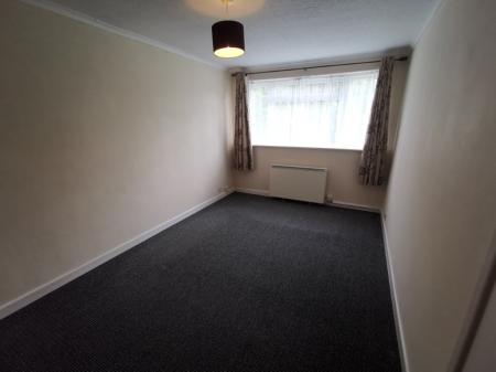 2 bedroom Flat to let in Manor Road, Sutton Coldfield, B73