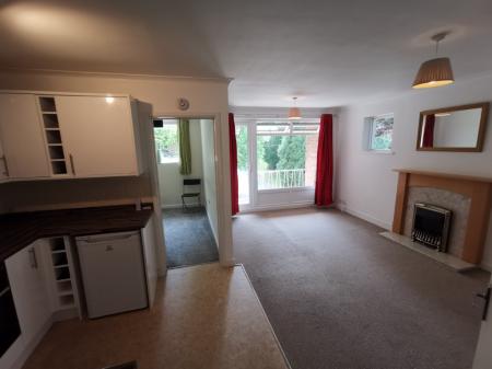 2 bedroom Flat to let in Manor Road, Sutton Coldfield, B73