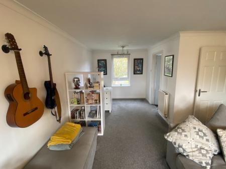 2 bedroom Flat to let in Woodfield Close, Four Oaks, Sutton Coldfield, B74