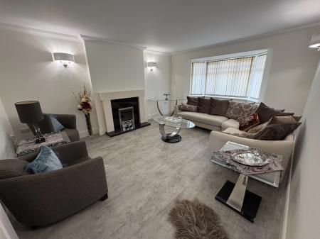 4 bedroom Detached house to let in New Hall Grange, Sutton Coldfield, Sutton Coldfield, B72