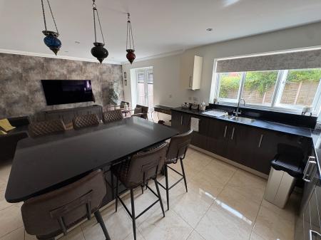 4 bedroom Detached house to let in New Hall Grange, Sutton Coldfield, Sutton Coldfield, B72