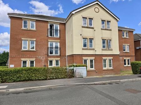 2 bedroom Flat to let in Blue Cedar Drive, Streetly, Sutton Coldfield, B74
