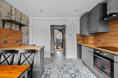 2 bedroom End of terrace house to let in Tower Road, Sutton Coldfield, B75