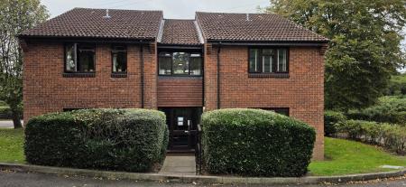 1 bedroom Studio flat to let in Fledburgh Drive, Sutton Coldfield, Sutton Coldfield, B76