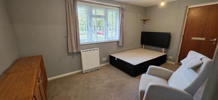 1 bedroom Studio flat to let in Fledburgh Drive, Sutton Coldfield, Sutton Coldfield, B76