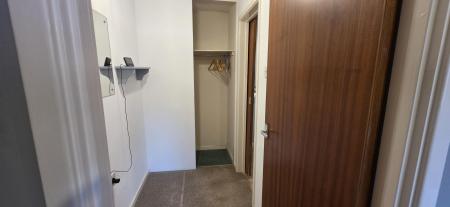 1 bedroom Studio flat to let in Fledburgh Drive, Sutton Coldfield, Sutton Coldfield, B76