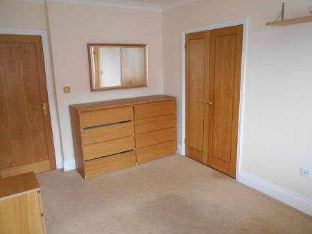 2 bedroom Flat to let in Caversham Place, Sutton Coldfield, B73