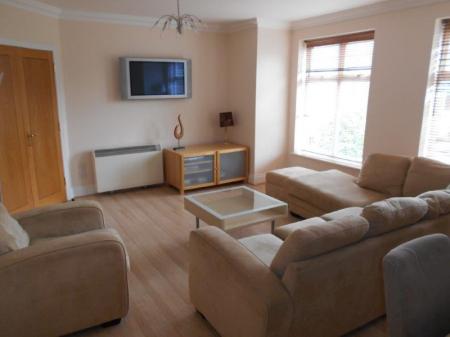 2 bedroom Flat to let in Caversham Place, Sutton Coldfield, B73