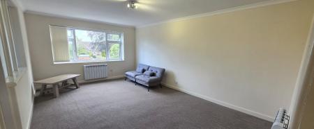 2 bedroom Flat to let in 192 Birmingham Road, Wylde Green, Sutton Coldfield, B72