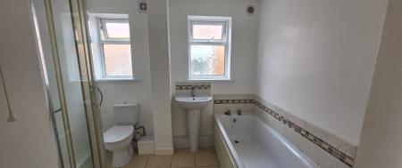 2 bedroom Flat to let in 192 Birmingham Road, Wylde Green, Sutton Coldfield, B72