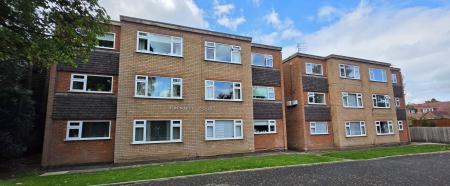 2 bedroom Flat to let in 192 Birmingham Road, Wylde Green, Sutton Coldfield, B72