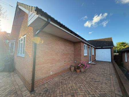 3 bedroom Bungalow to let in Butlers Lane, Four Oaks, Sutton Coldfield, B74