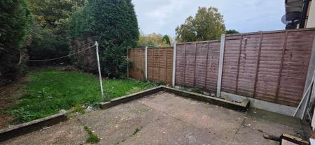 3 bedroom End of terrace house to let in Hurlingham Road, Sutton Coldfield, B44