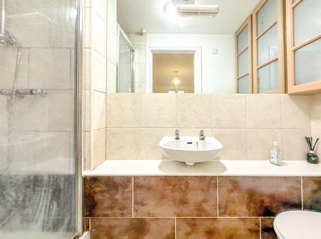 2 bedroom Flat for sale in Thorney Mill Road, West Drayton, UB7