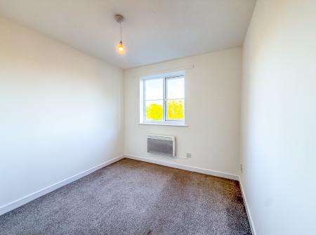 2 bedroom Flat to let in Crown Rise, Garston, Watford, WD25