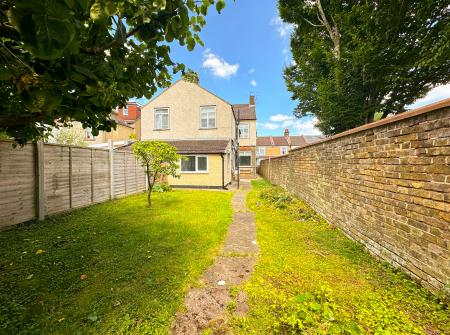 1 bedroom House share to let in Leavesden Road, Watford, WD24